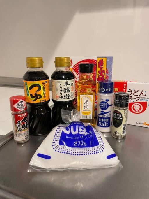 箱根湯本から一駅。大正〜昭和の家具に囲まれた、緑香るウッドテラスのある宿。高台から小田原の街を一望　 Odawara